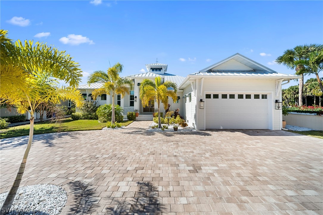 4 bed home in Bonita Springs