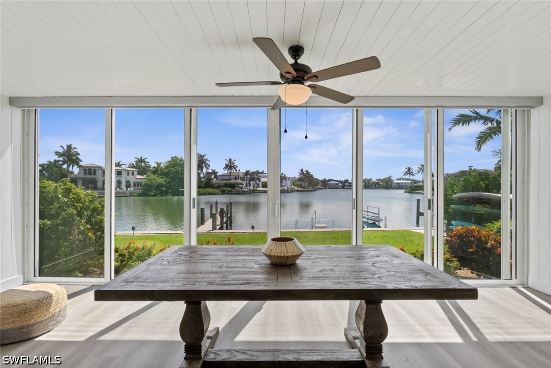 2 bed home in Naples