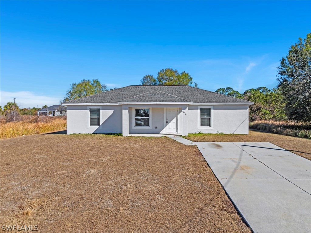 4 bed home in Labelle
