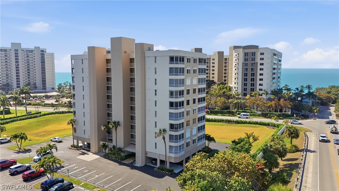 2 bed home in Naples