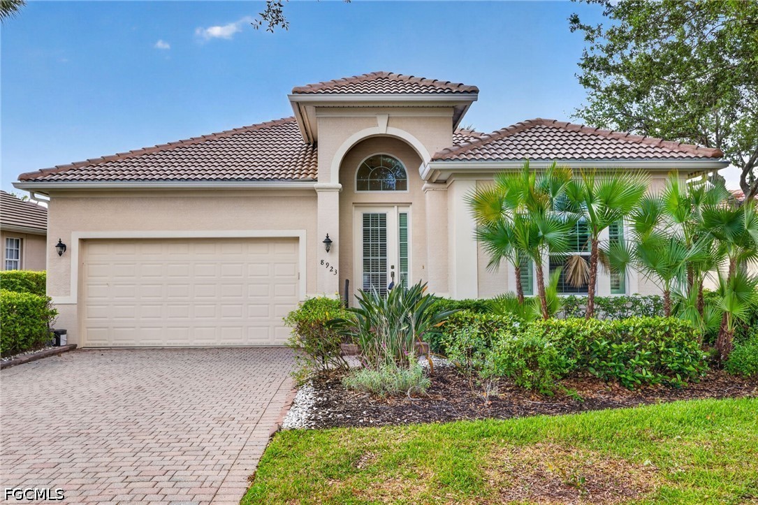 2 bed home in Fort Myers