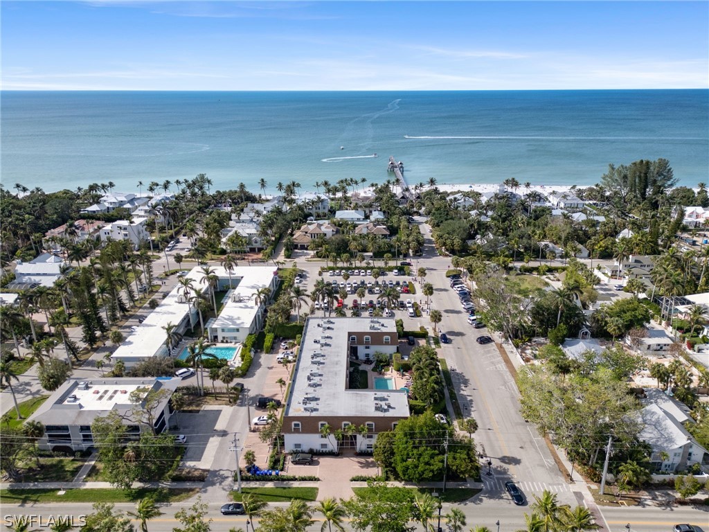 2 bed home in Naples