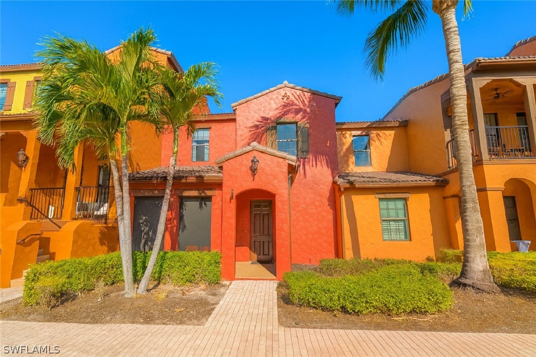 2 bed home in Naples