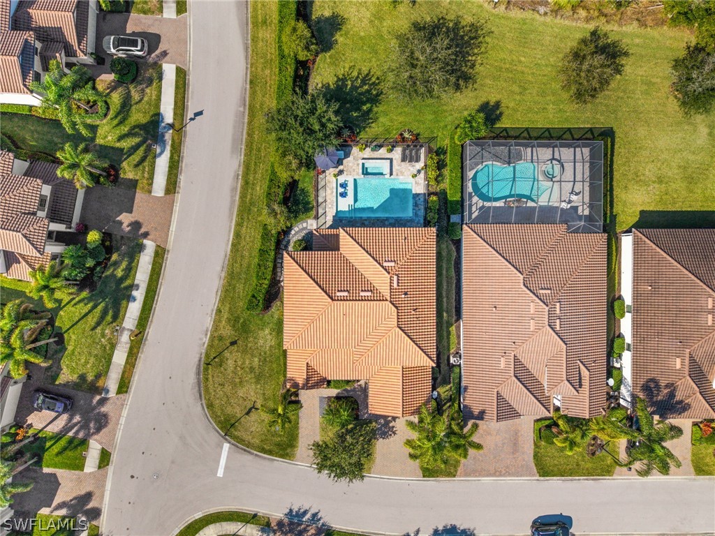 6 bed home in Naples