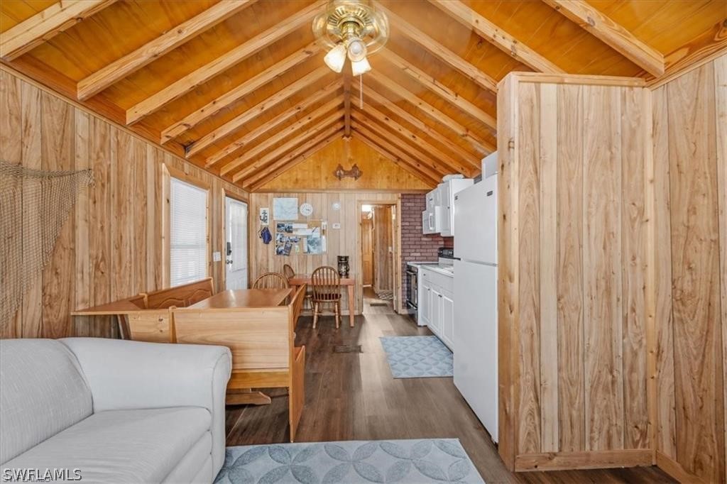 1 bed home in Everglades City