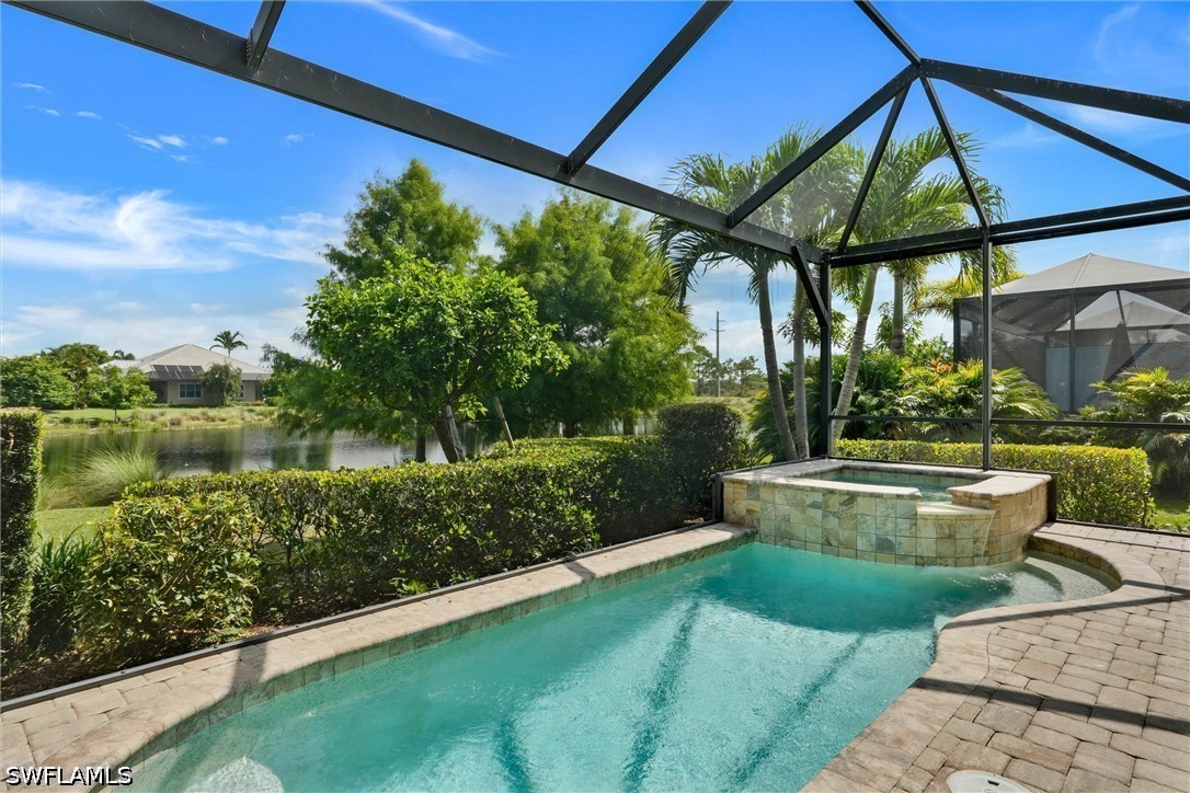 2 bed home in Naples