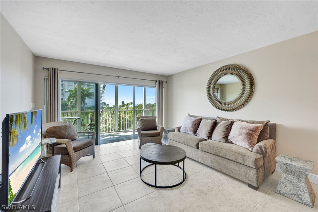 1 bed home in Naples