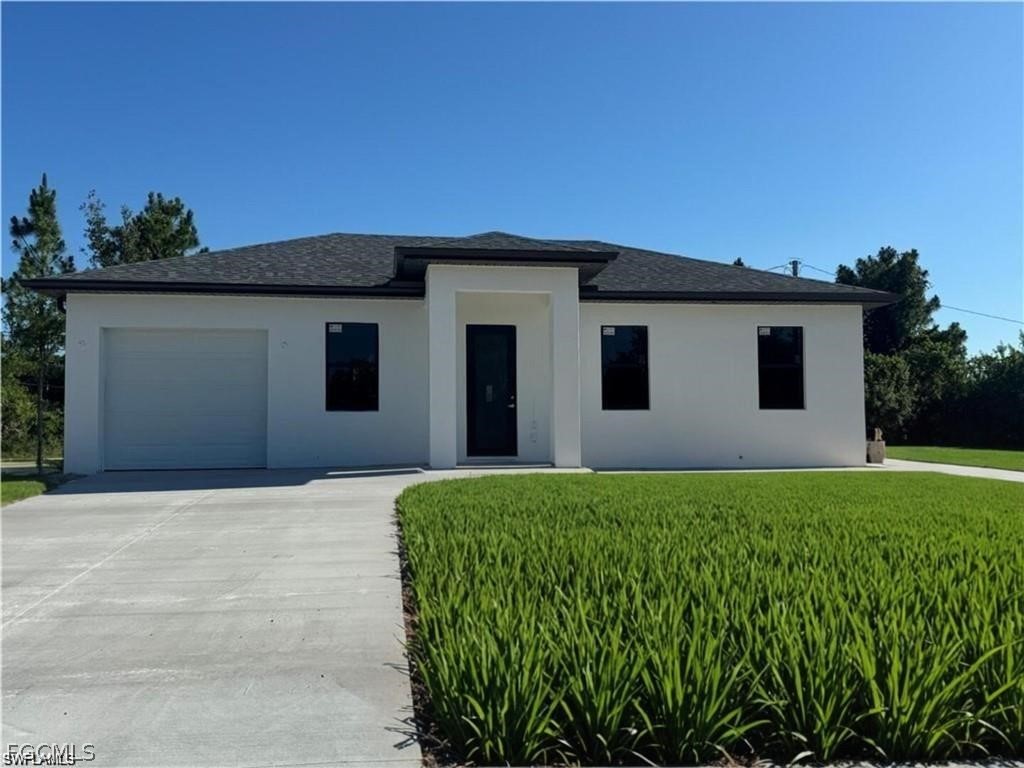 3 bed home in Lehigh Acres