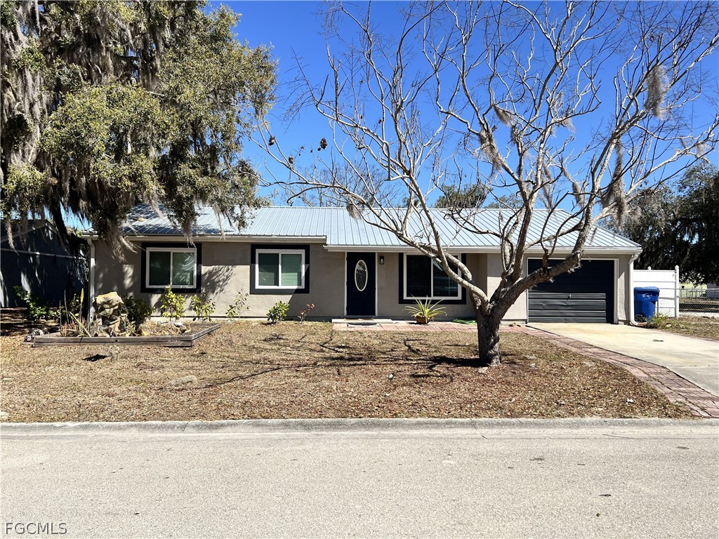 3 bed home in Labelle