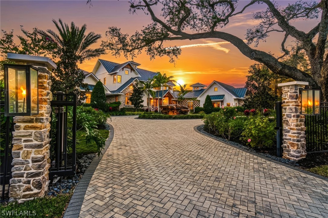 6 bed home in Naples