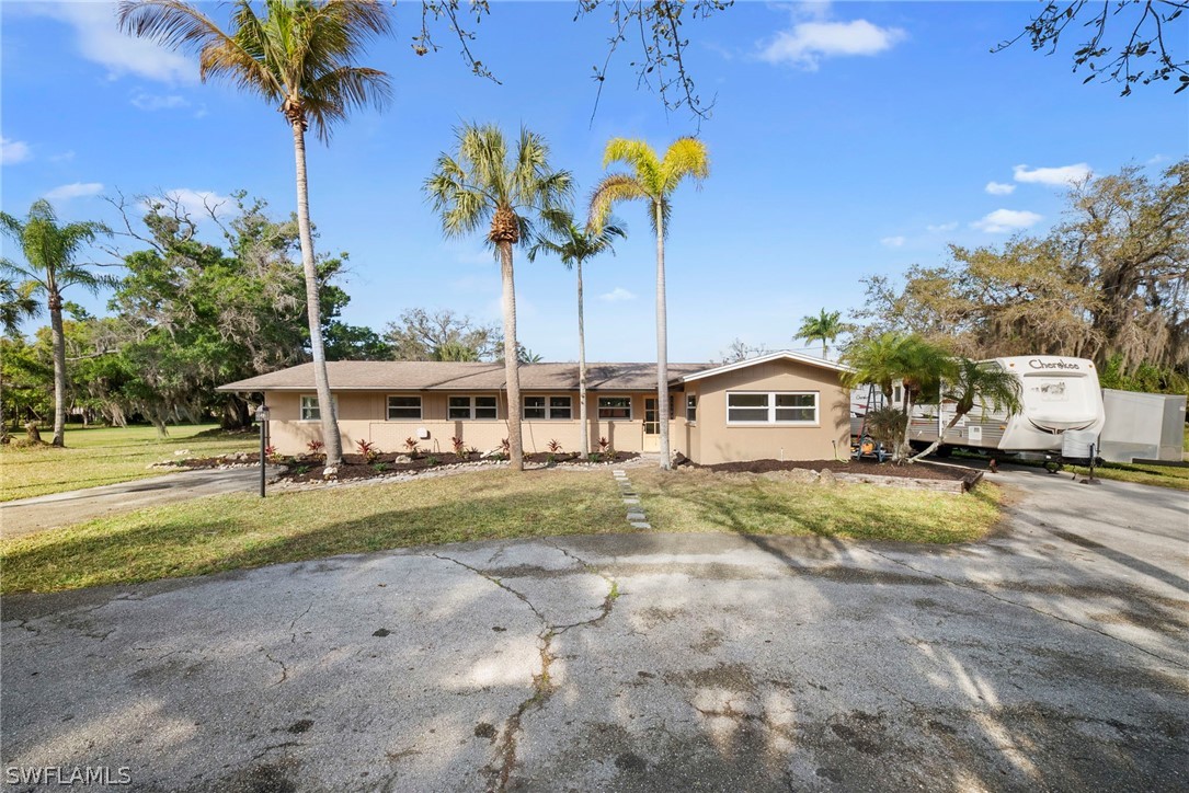 3 bed home in Fort Myers