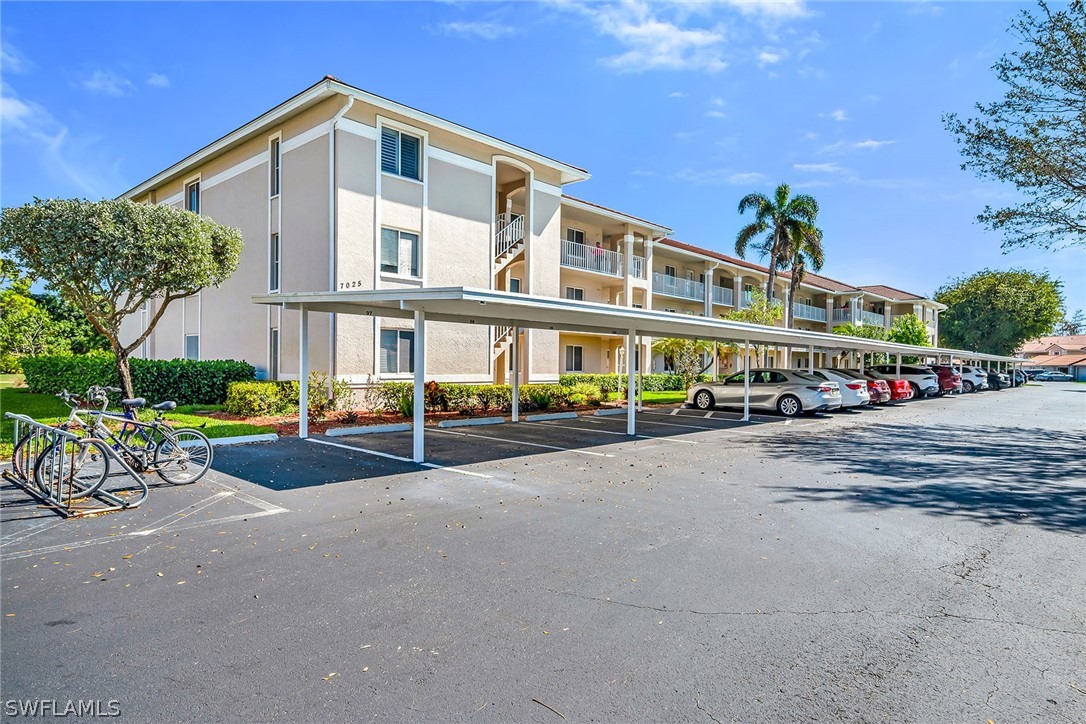 2 bed home in Naples