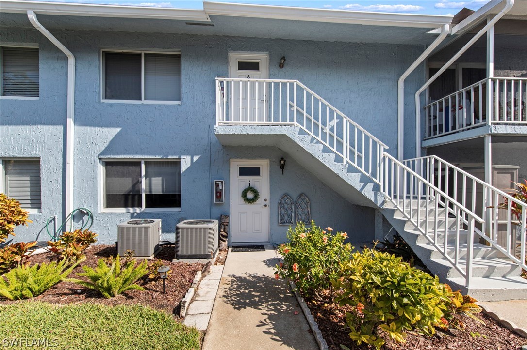 2 bed home in Naples