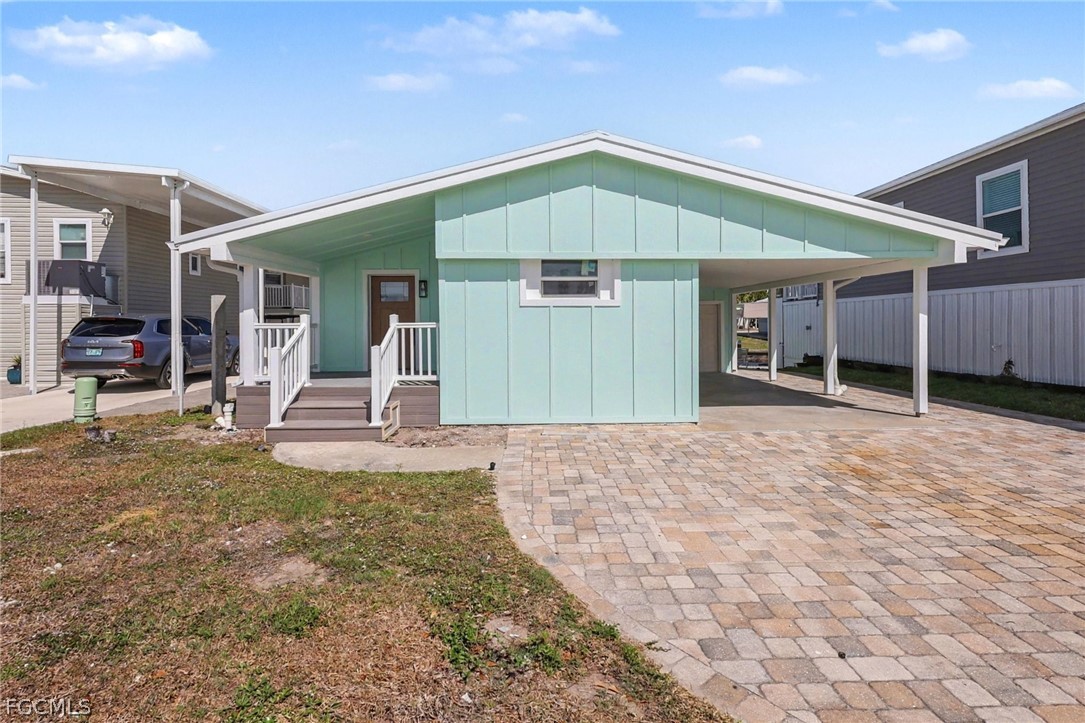 2 bed home in Fort Myers Beach