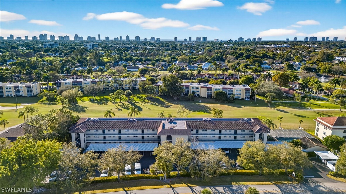 2 bed home in Naples