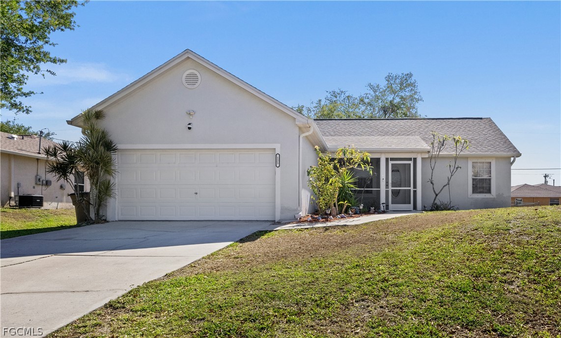 3 bed home in Cape Coral