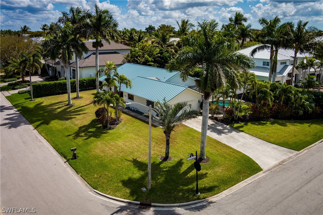 2 bed home in Naples