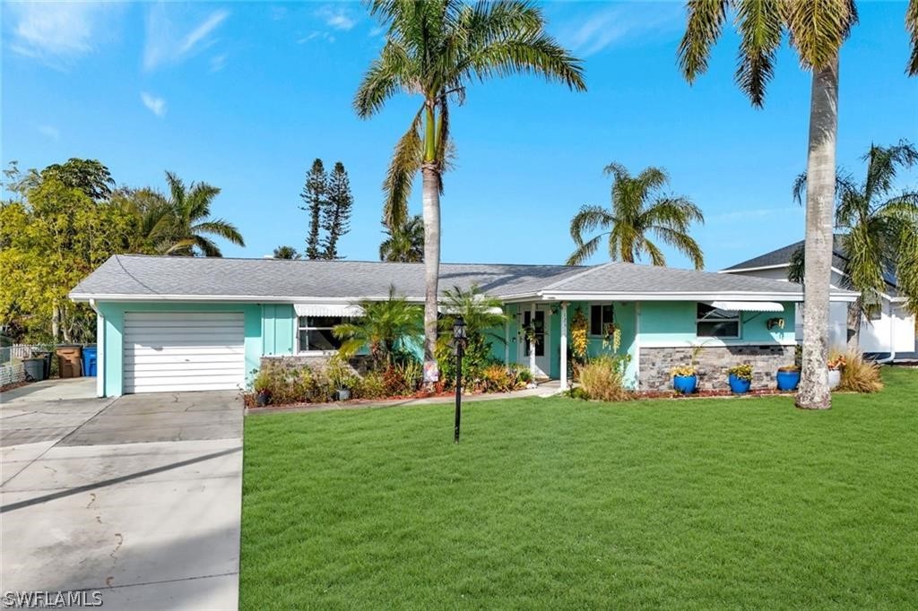 2 bed home in Fort Myers