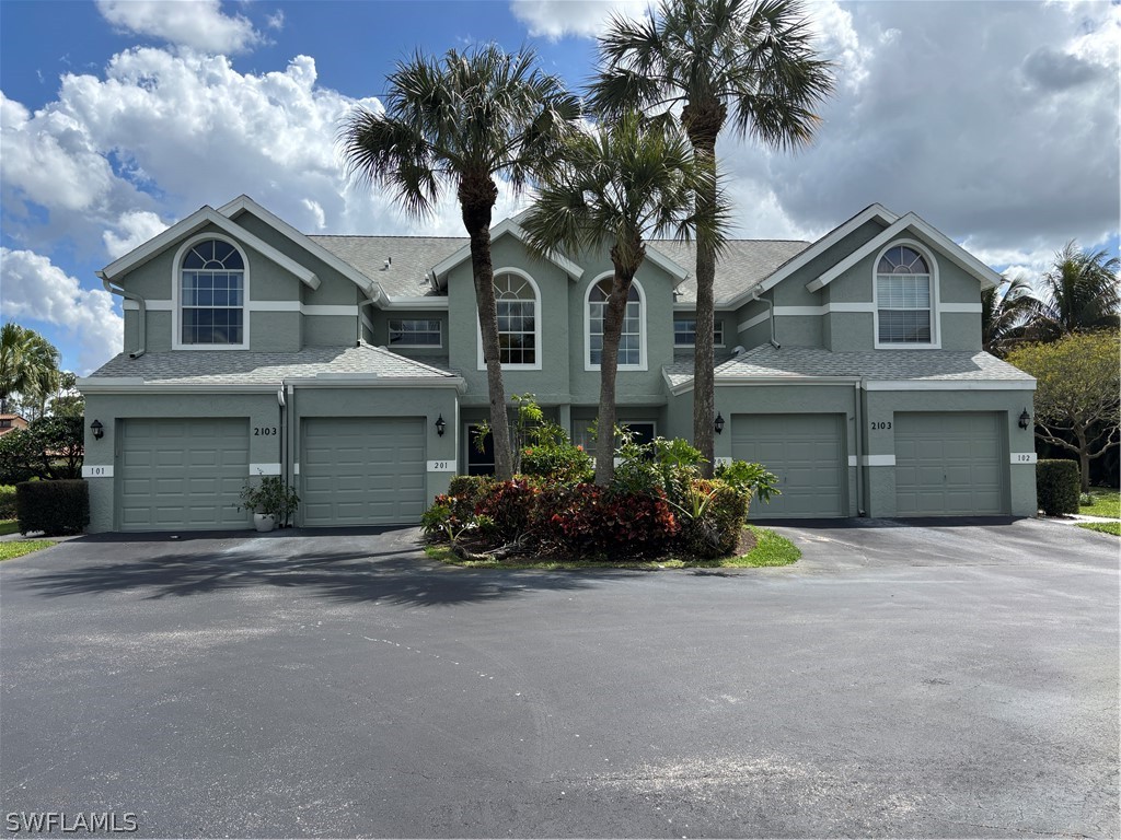 2 bed home in Naples