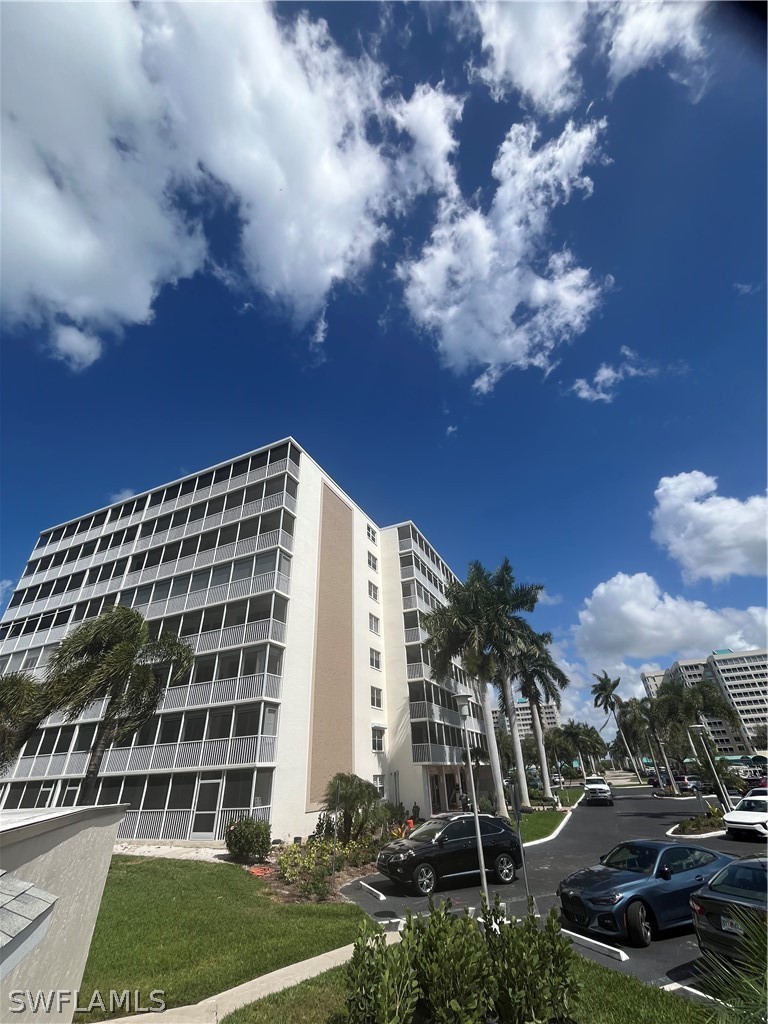 2 bed home in Naples