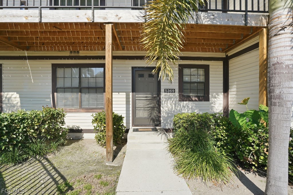 2 bed home in Naples