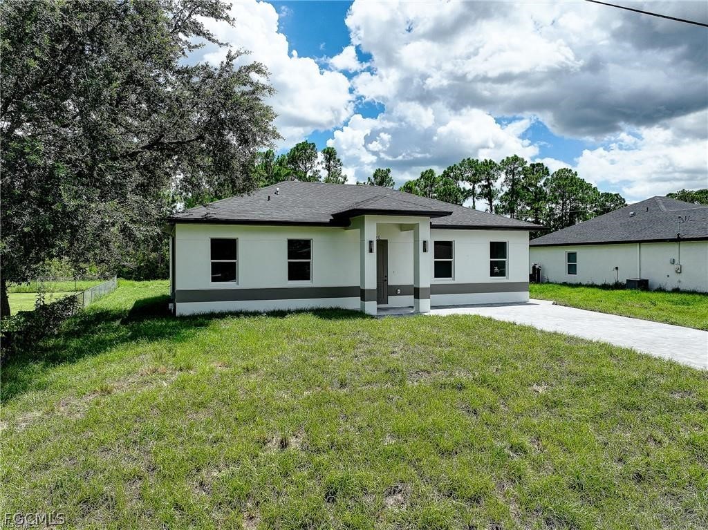 3 bed home in Lehigh Acres