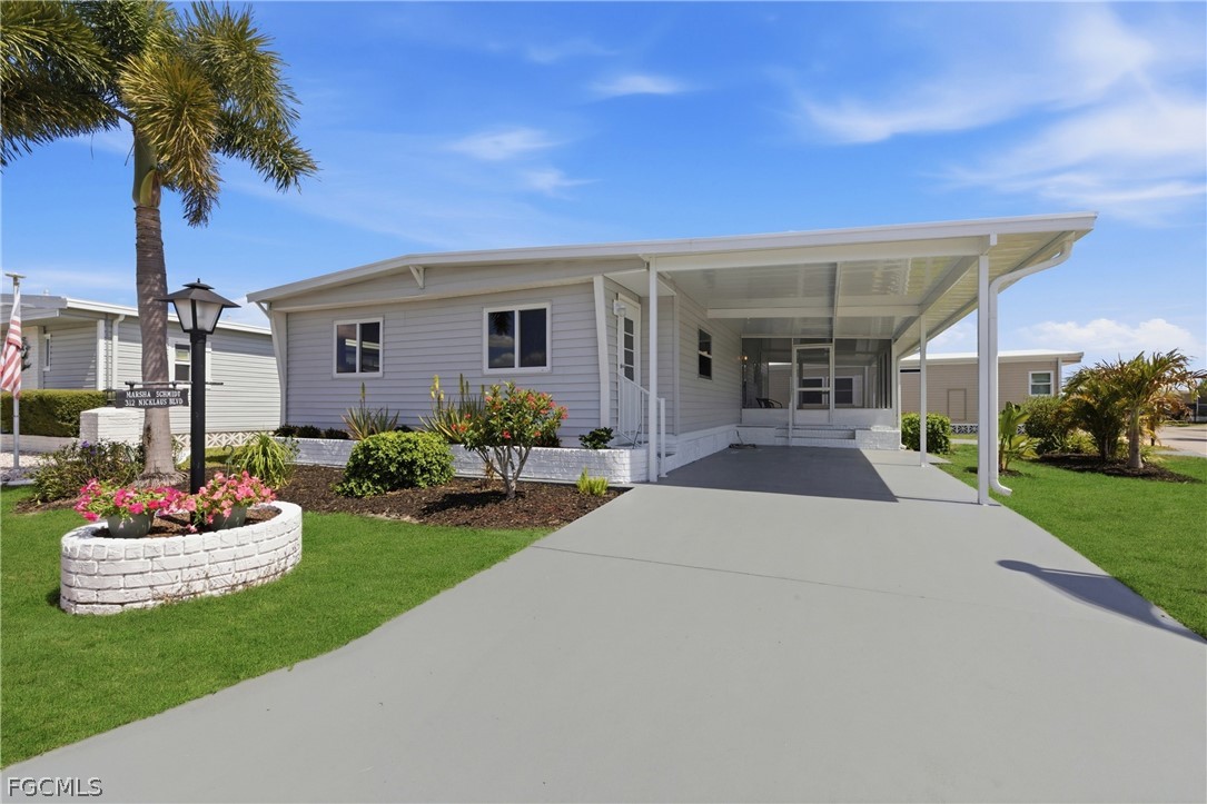 2 bed home in North Fort Myers