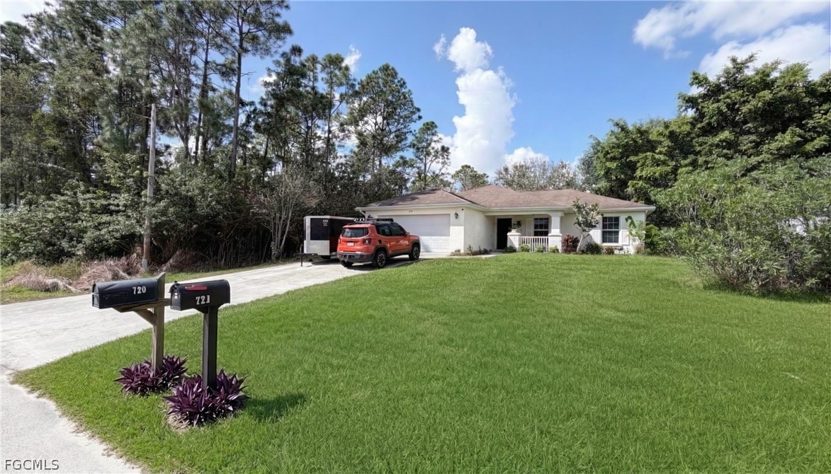 3 bed home in Lehigh Acres