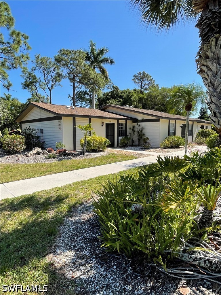 1 bed home in Naples