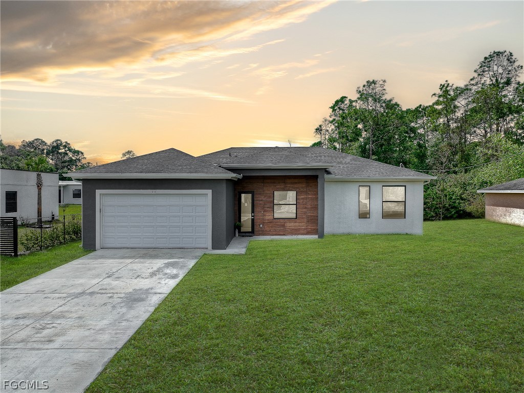 5 bed home in Lehigh Acres