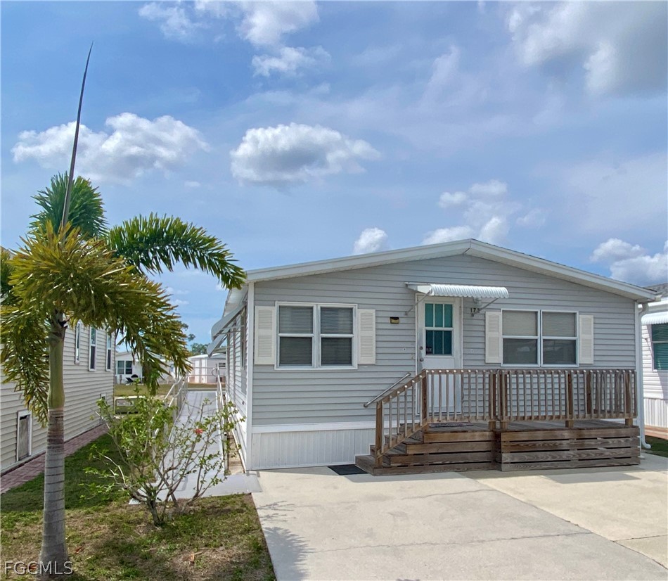 2 bed home in North Fort Myers