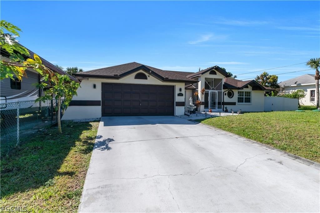 3 bed home in Lehigh Acres