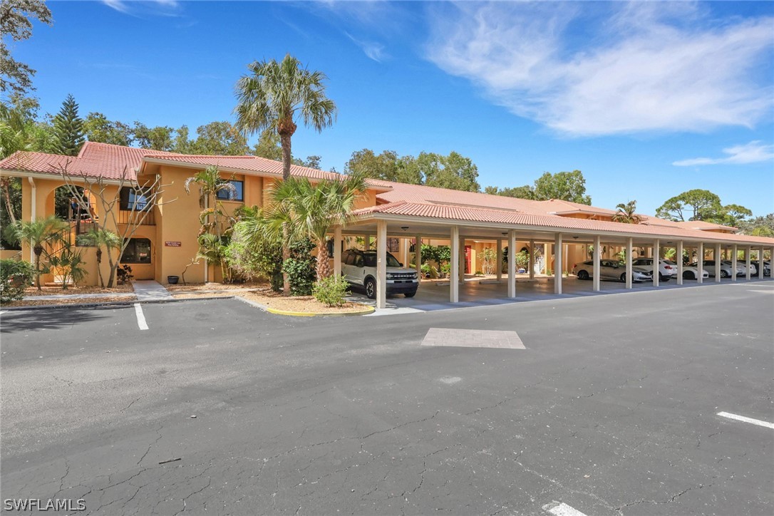 2 bed home in Bonita Springs