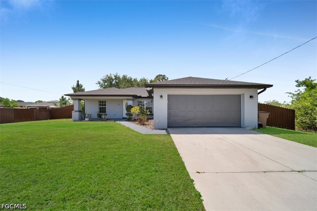 3 bed home in Lehigh Acres
