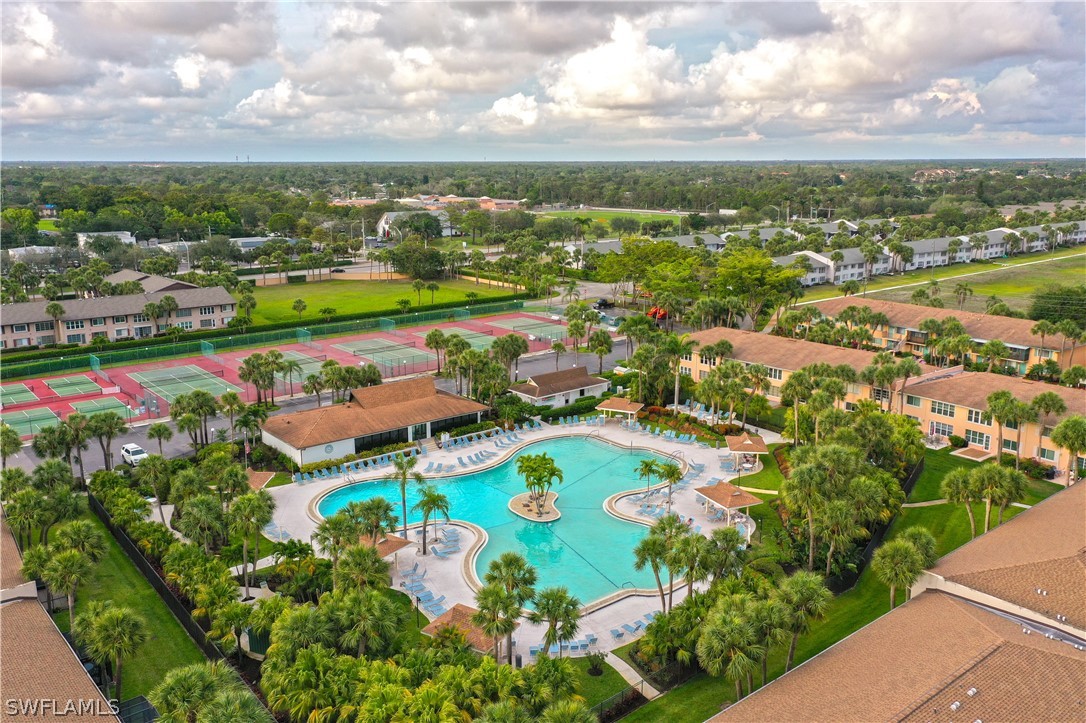 2 bed home in Naples