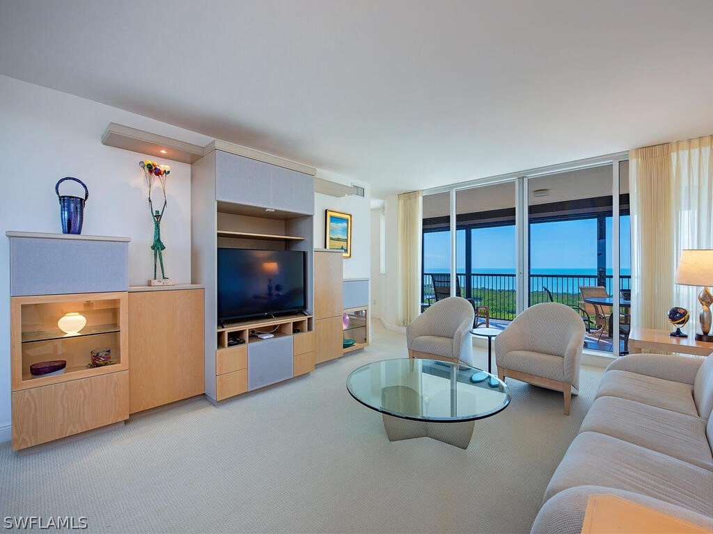 3 bed home in Naples