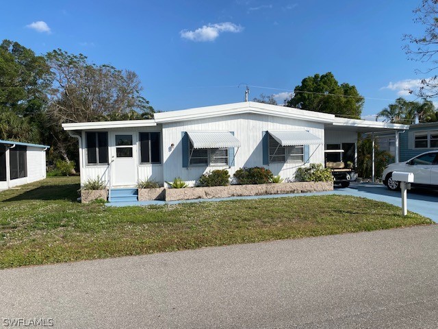 2 bed home in North Fort Myers