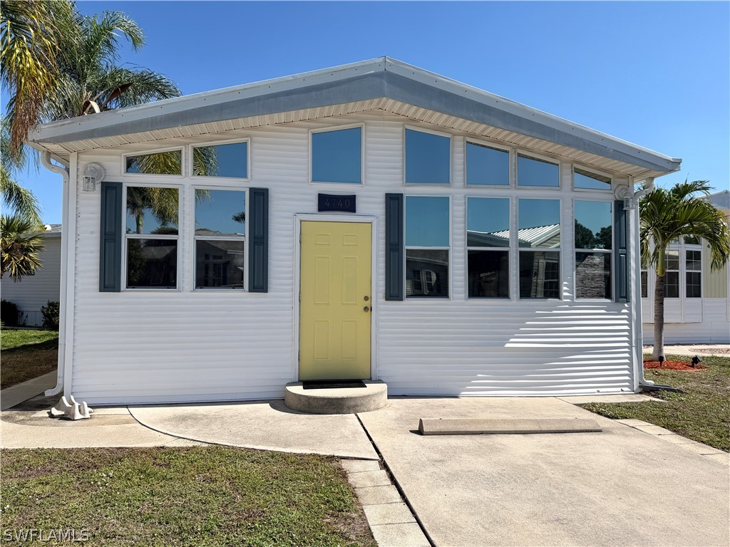 2 bed home in Estero