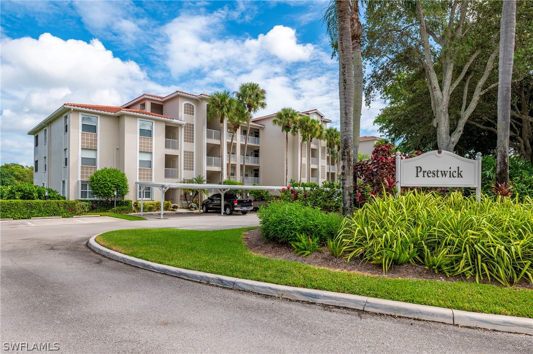 2 bed home in Naples