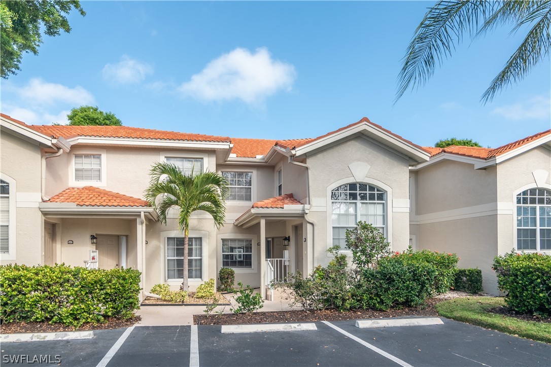 2 bed home in Naples