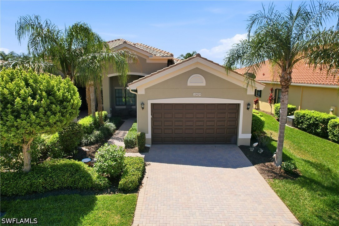 2 bed home in Fort Myers