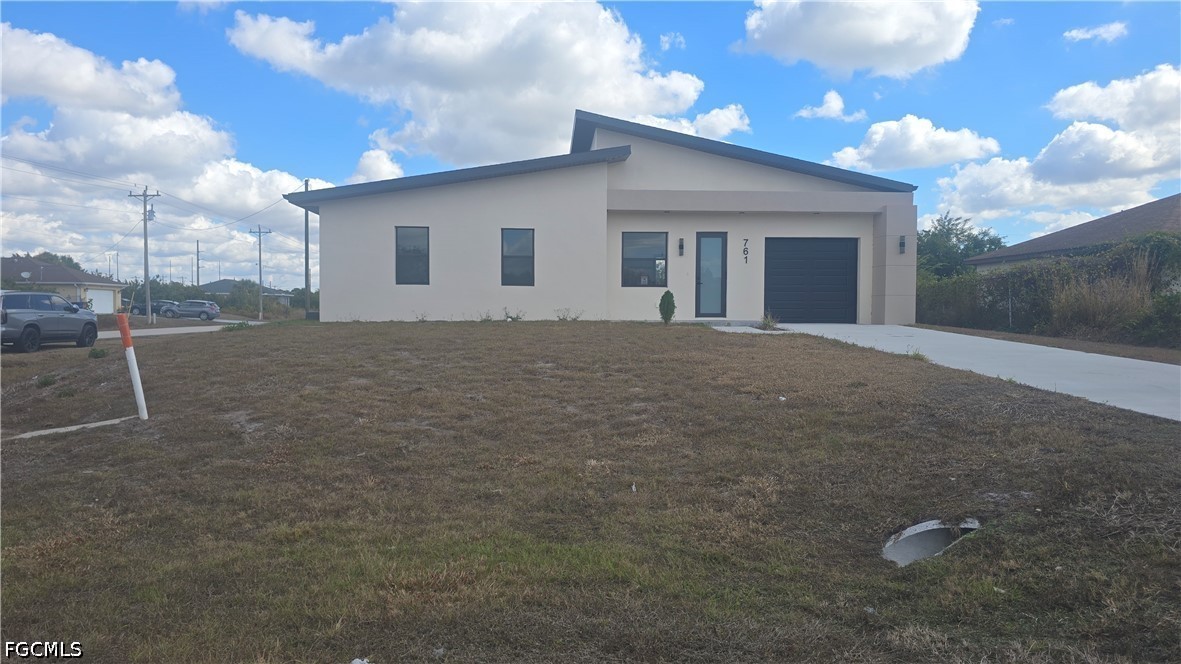 3 bed home in Lehigh Acres