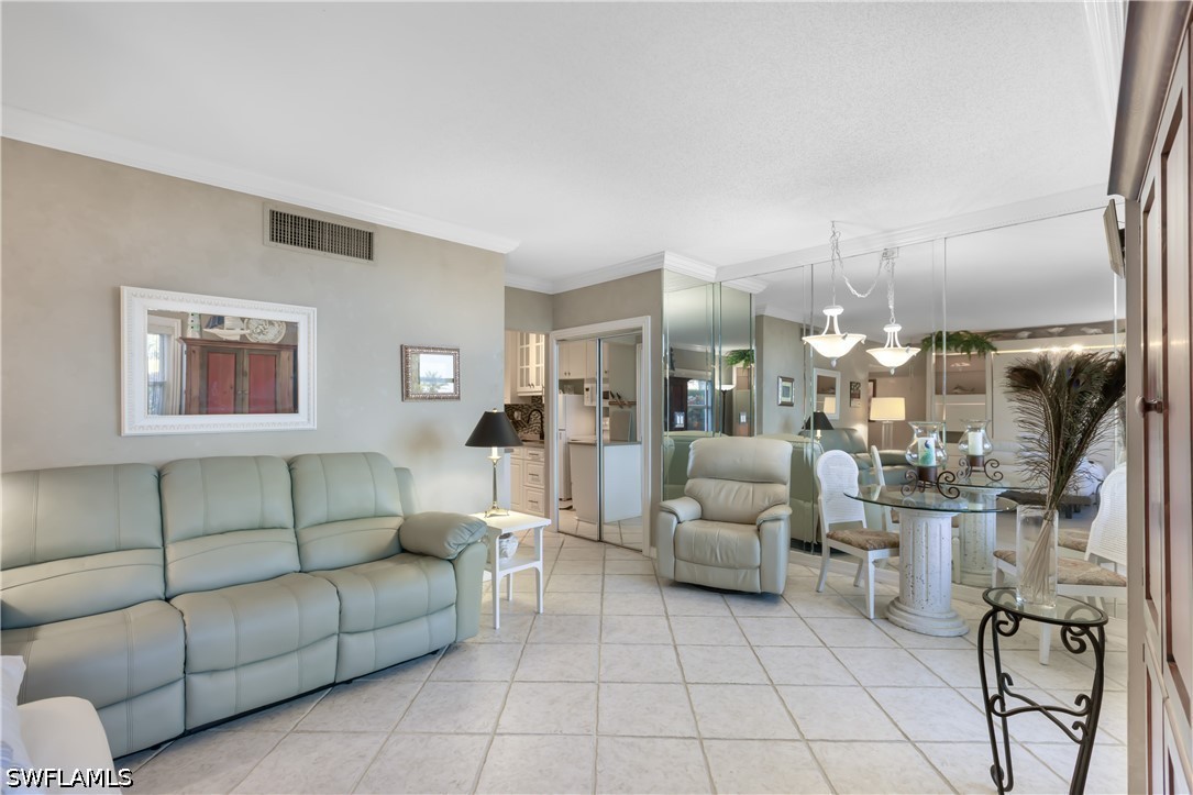  bed home in Marco Island