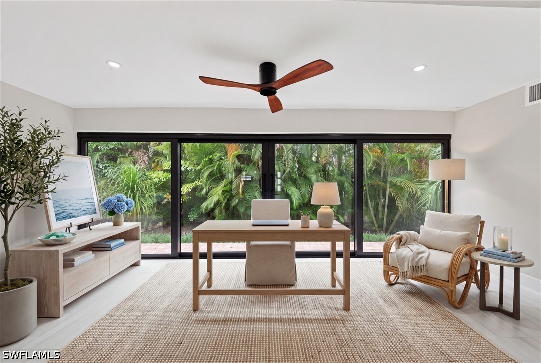 2 bed home in Naples