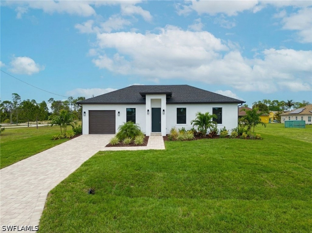3 bed home in Lehigh Acres