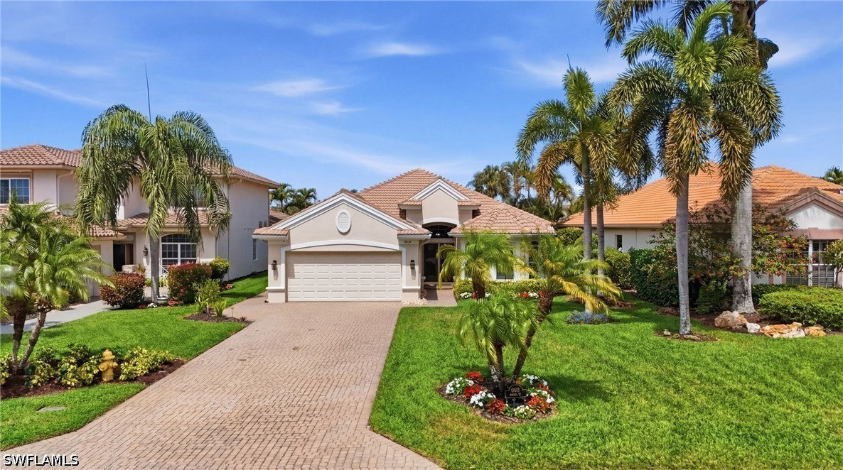 2 bed home in Naples