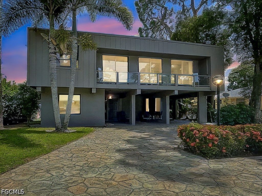 2 bed home in Fort Myers