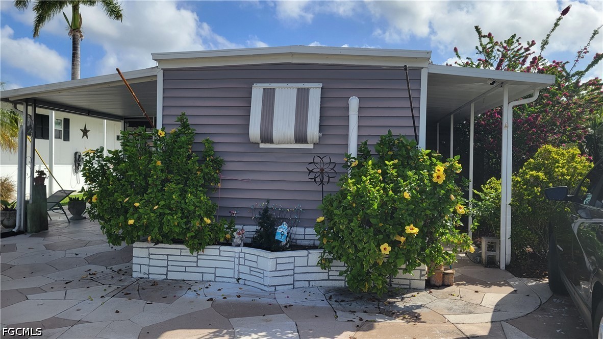 2 bed home in Fort Myers