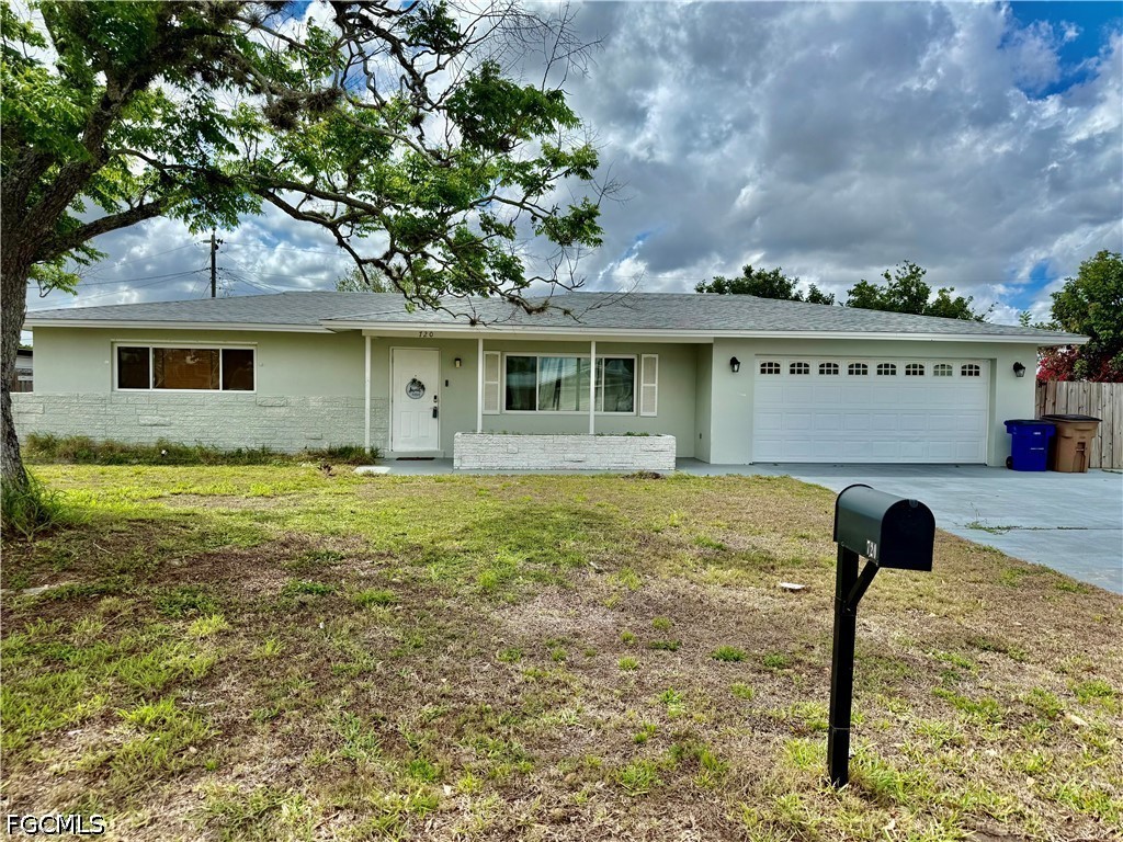 3 bed home in Lehigh Acres