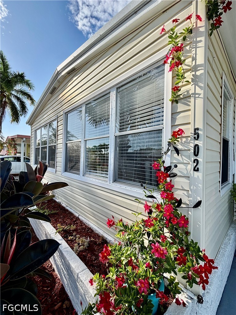 2 bed home in North Fort Myers